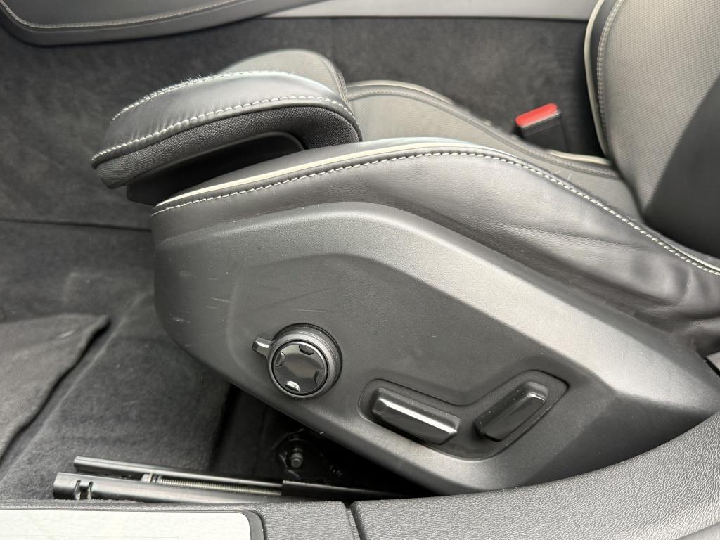 Volvo V60 t6 398pk recharge dark| panodak| adap.cruise| 360camera| trekhaa