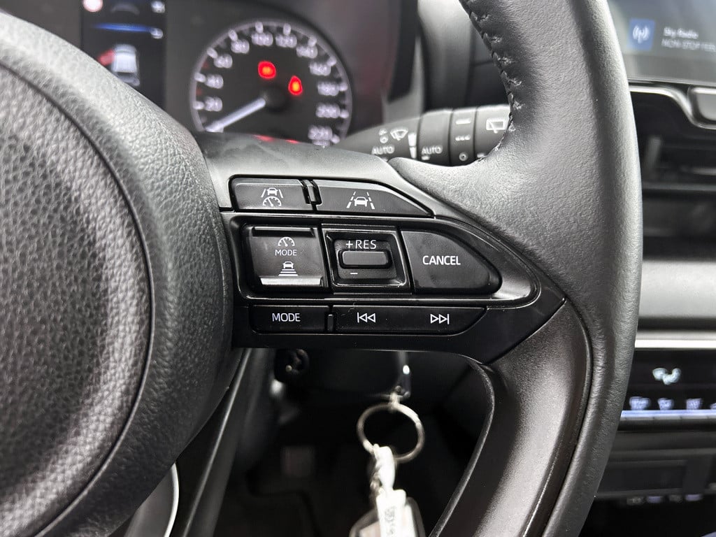 Mazda 2 Hybrid 1.5 centre-line