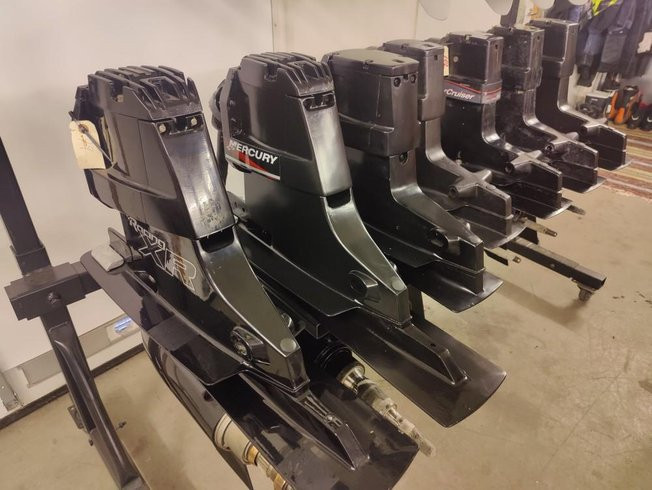 Sterndrives, Z - drives en hekdrives te koop