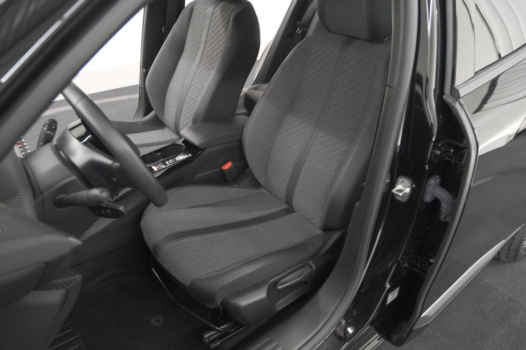 Peugeot 2008 puretech 100 allure | apple carplay | parkeersensoren | climat