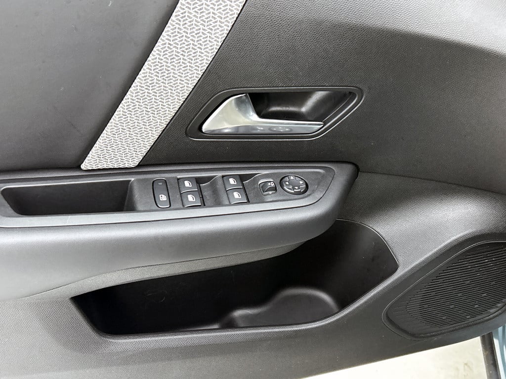 Citroen C4 130 pk shine | rijklaar | panorama dak | head up dispay |