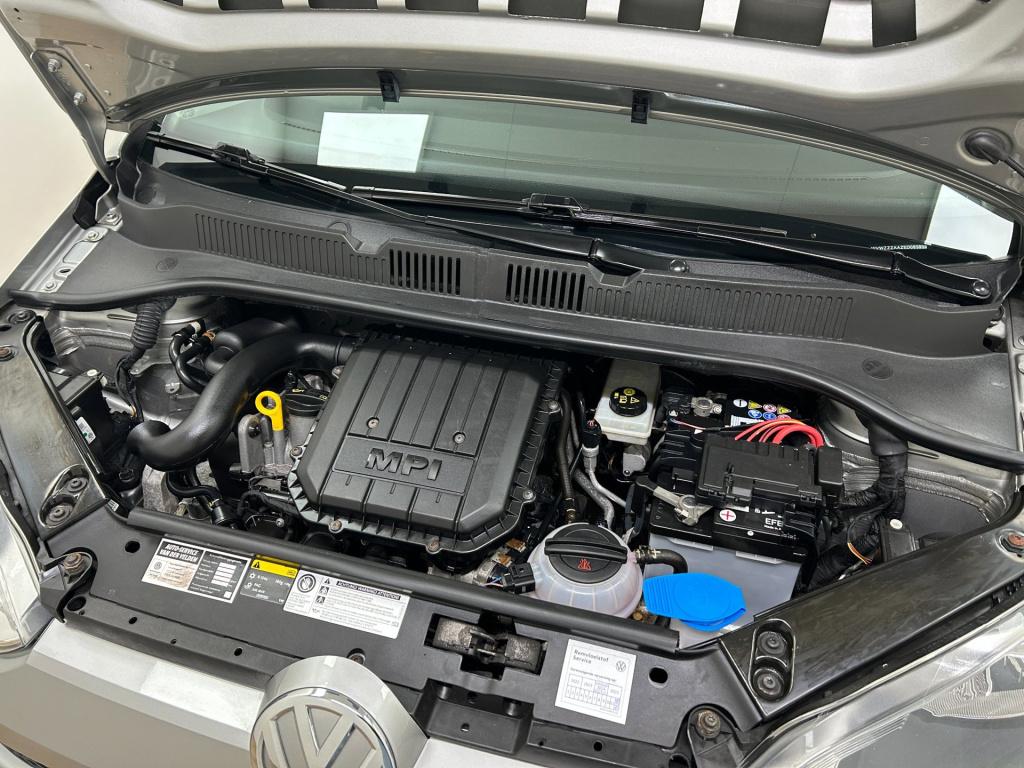 Volkswagen UP! occasion 1.0 high up! bluemotion | grijs | tweedehands volks