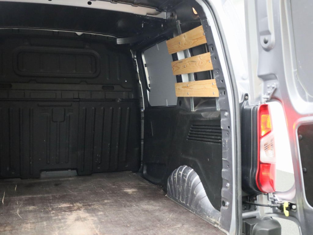 Opel Combo 1.5d l1h1 edition | navigatie | apple carplay/android auto | par