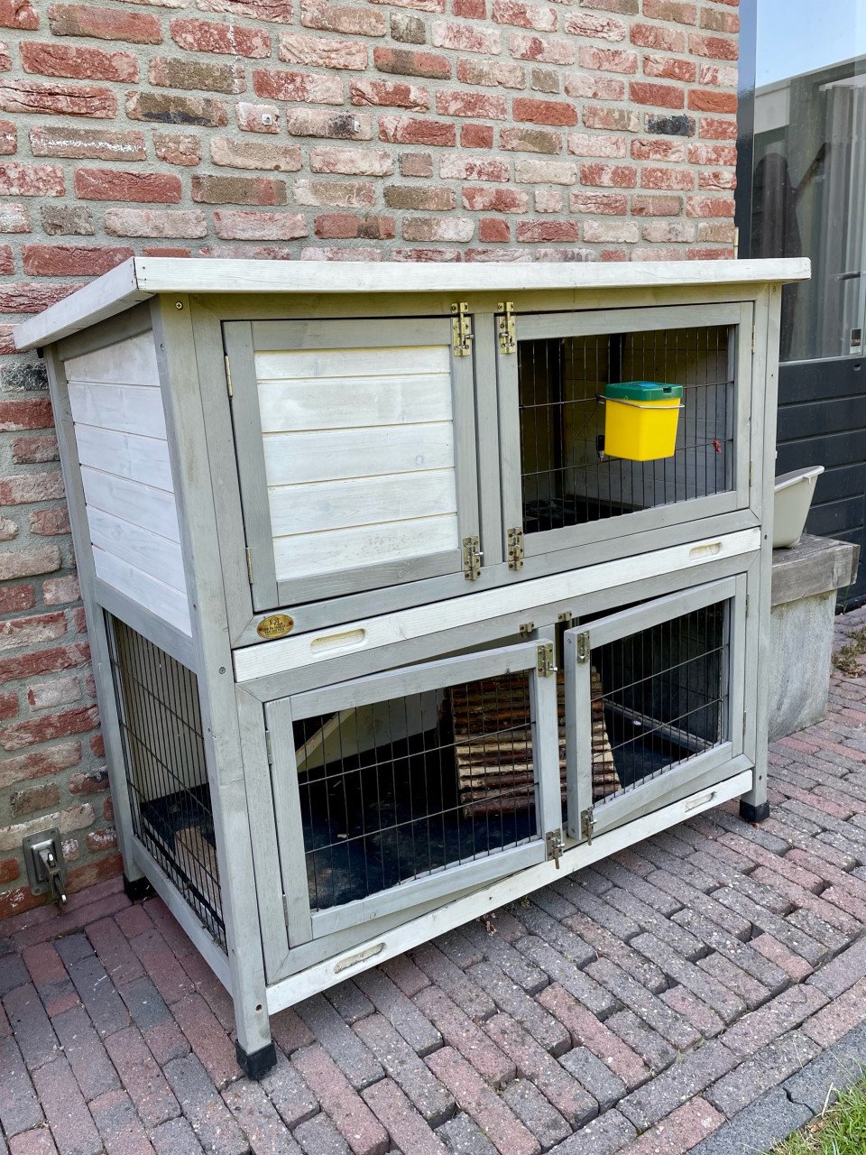 Konijnenhok (buiten), met toebehoren