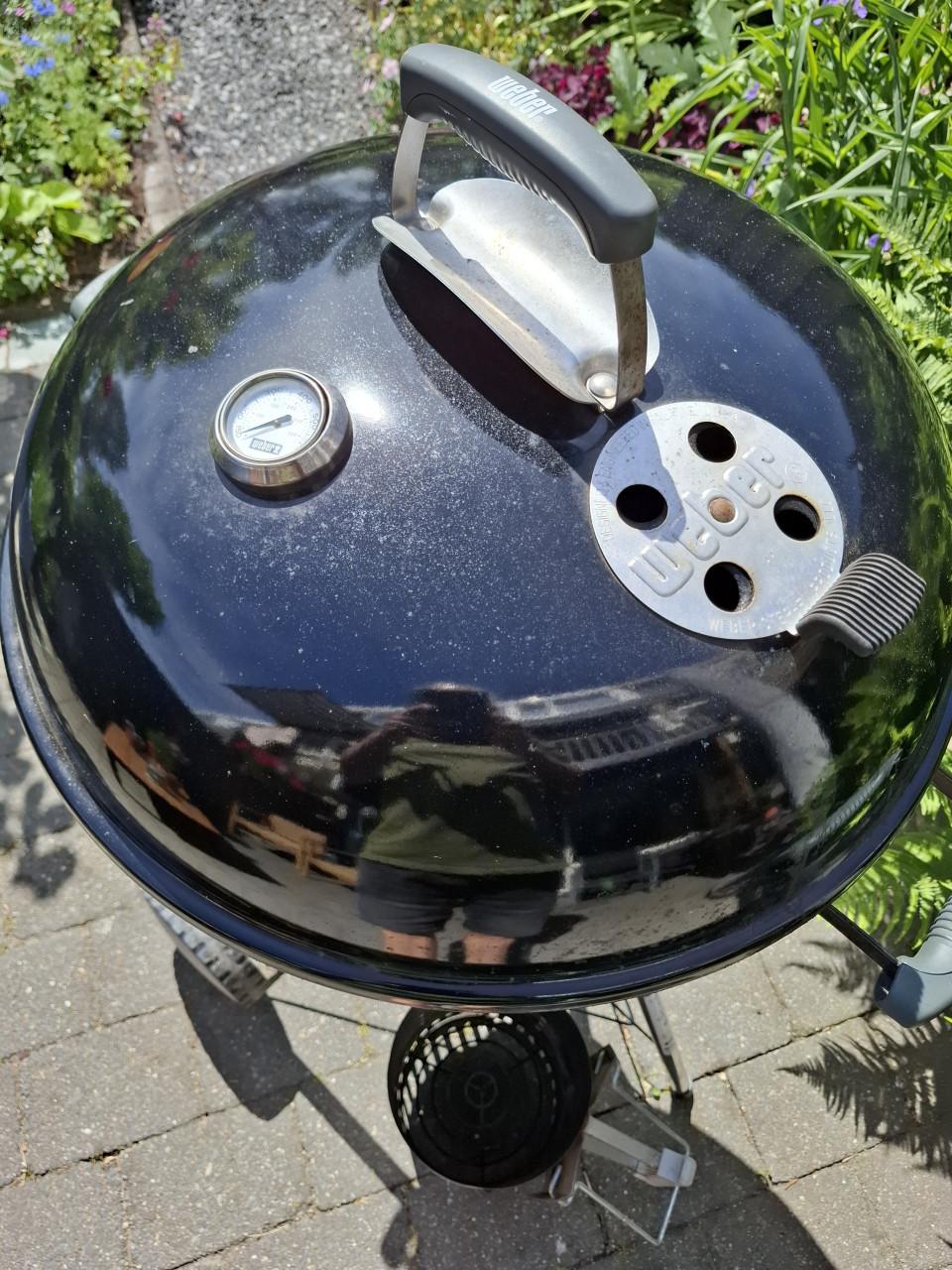 WEBER bbq.