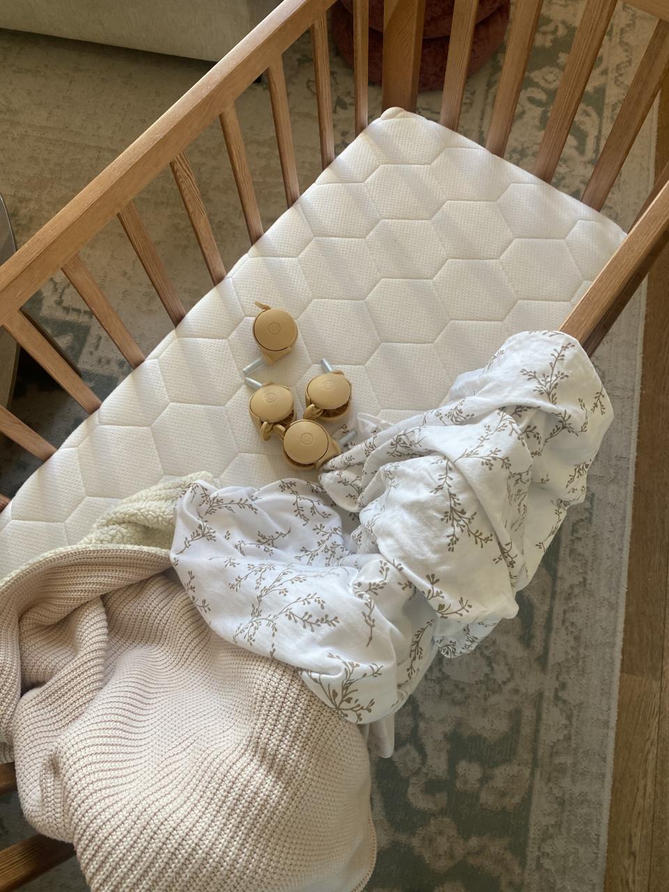Woodies wieg hola bb co sleeper met matras