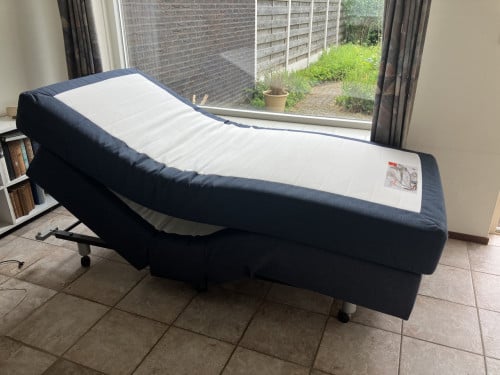 Elektrisch verstelbaar bed