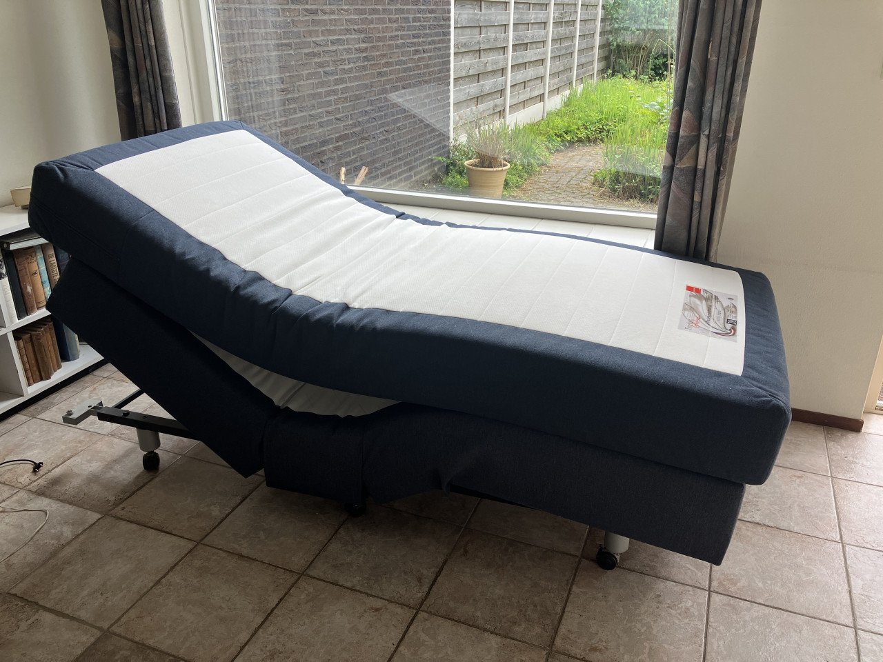 Elektrisch verstelbaar bed