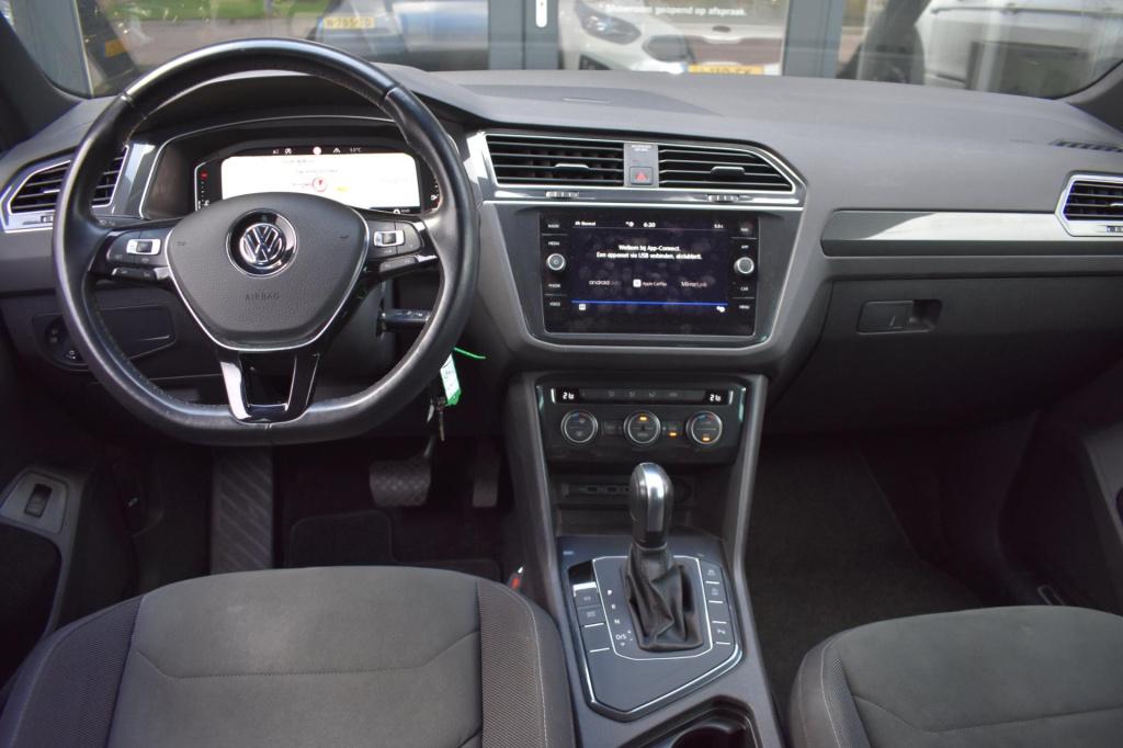 Volkswagen Tiguan 1.5 tsi act r-line | trekhaak | nap | apple carplay | and