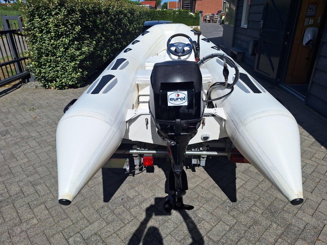 Brig 360 F rib met 20 pk Mercury