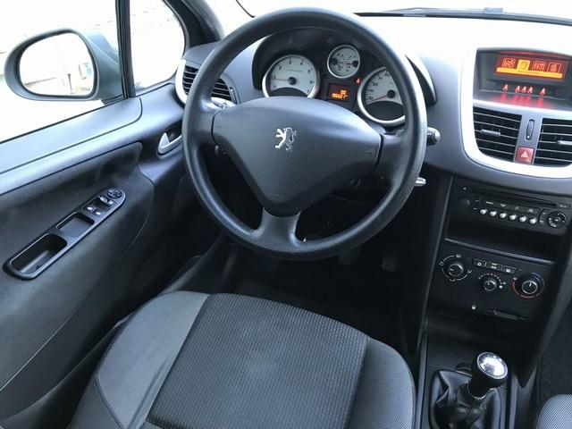 Peugeot 207 1.4 - v e r k o c h t