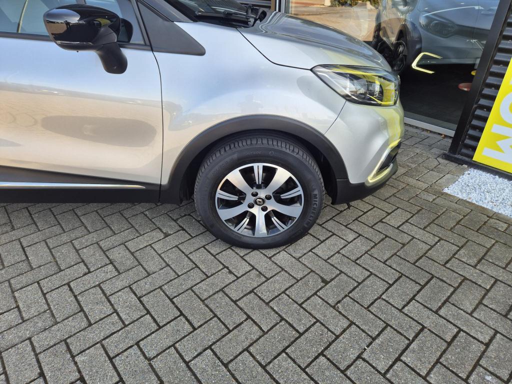 Renault Captur tce 90 limited trekhaak, p-sensoren, navigatie, bluetooth