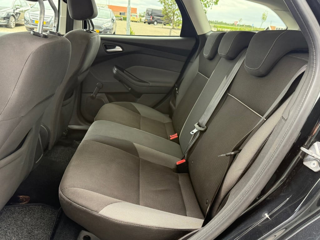 Ford Focus wagon 1.0 ecoboost lease trend