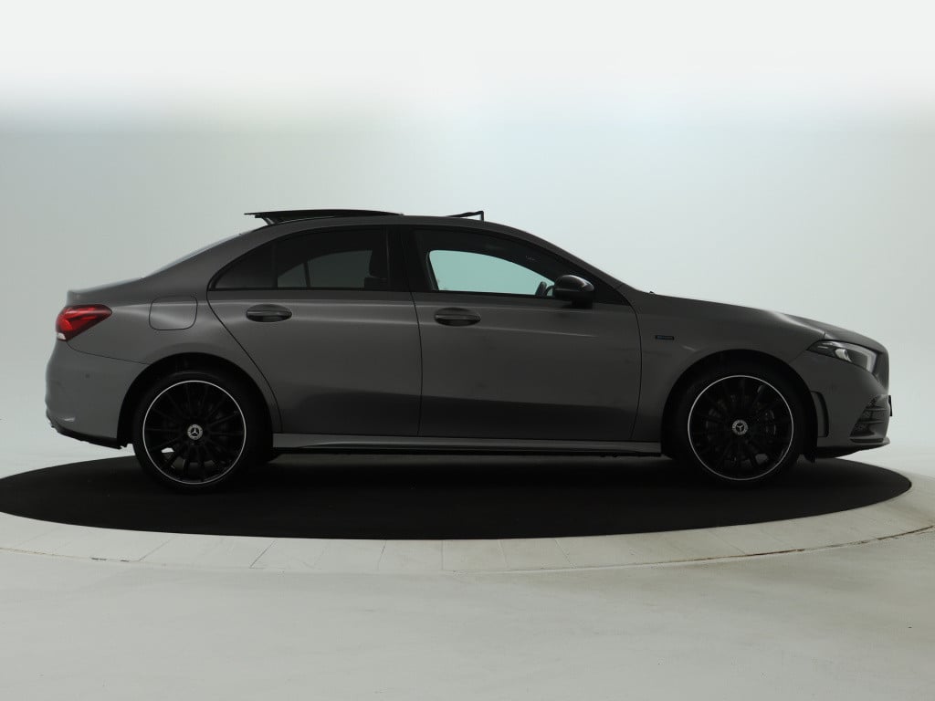 Mercedes-Benz A-Klasse 250 e sedan amg plug-in hybride amg line | night pak