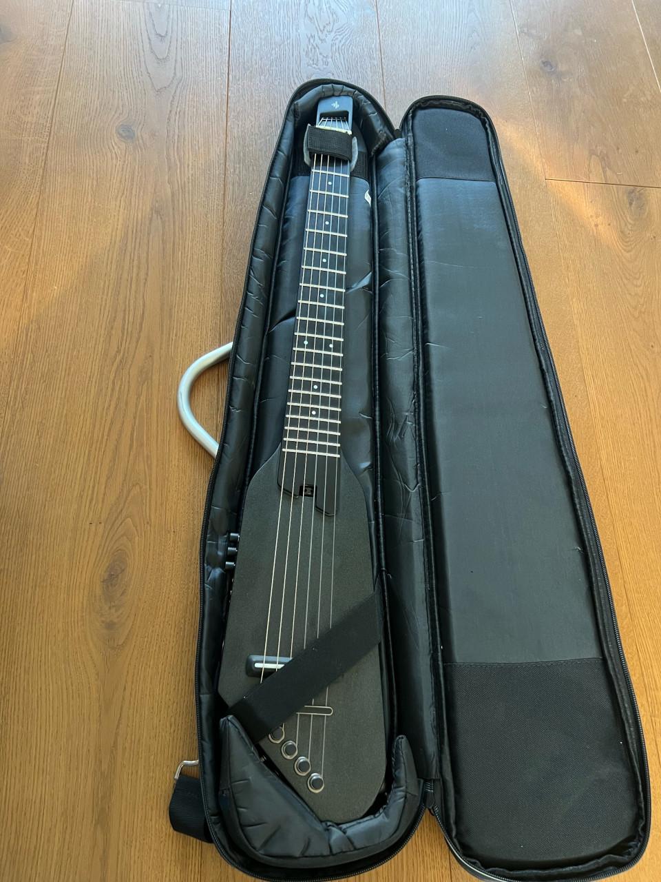 Donner hush c reisgitaar