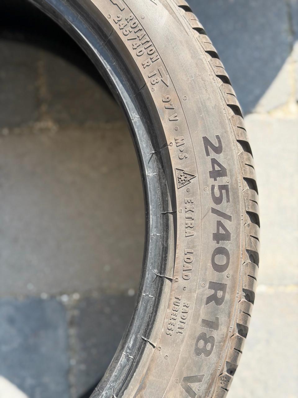 Continental 245/40/R18V all season banden met goed profiel in goede staat