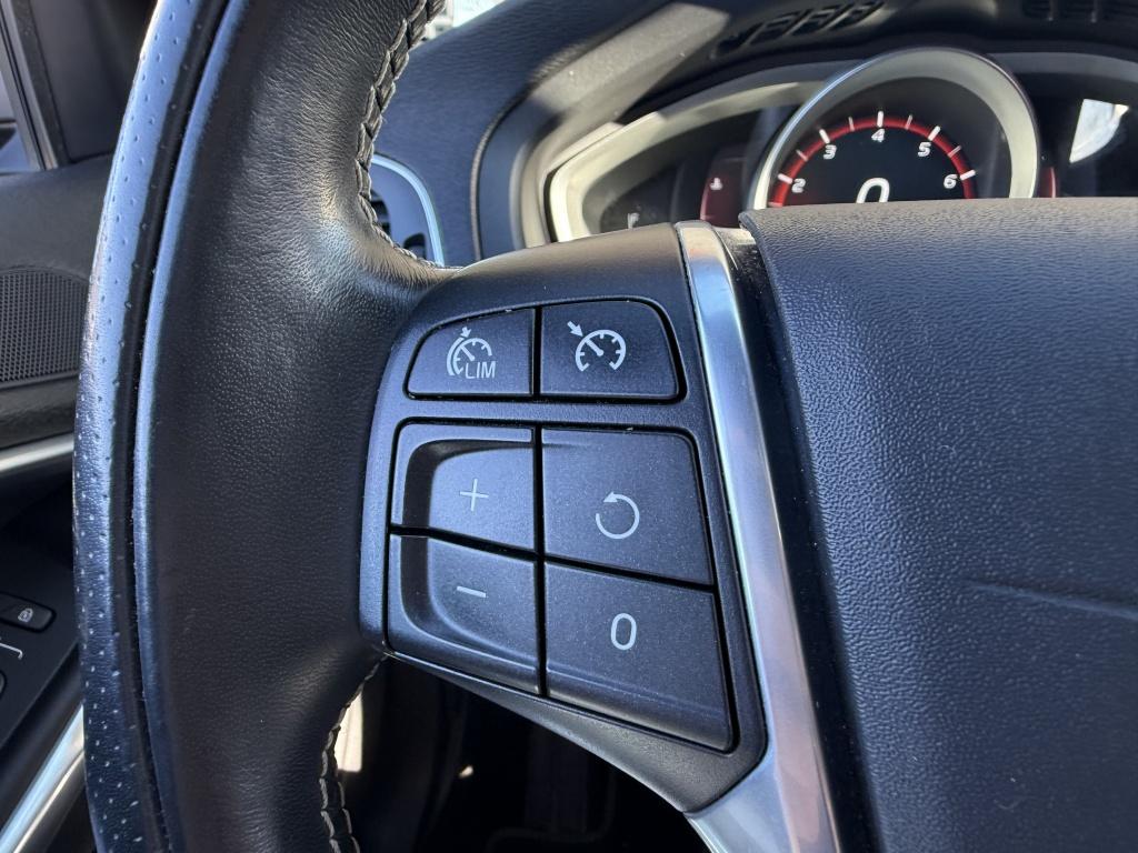 Volvo V40 t3 153pk aut6 polar+ sport| panodak| camera| h&k sound| trekhaak