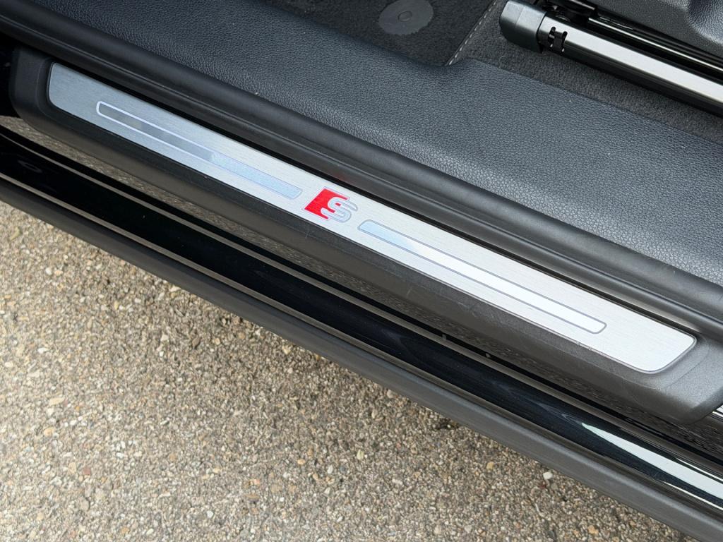 Audi Q3 sportback 35 tfsi 150pk s-tronic s-line | standkachel | black style