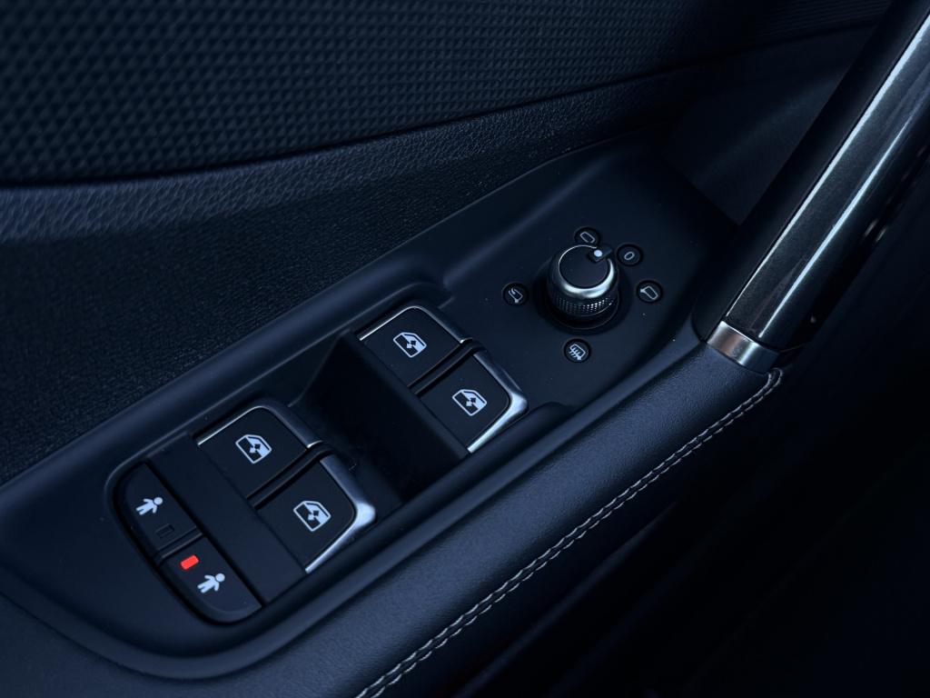Audi Q2 35 tfsi s edition | pano | leder | vc | matrix | camera | stoelverw