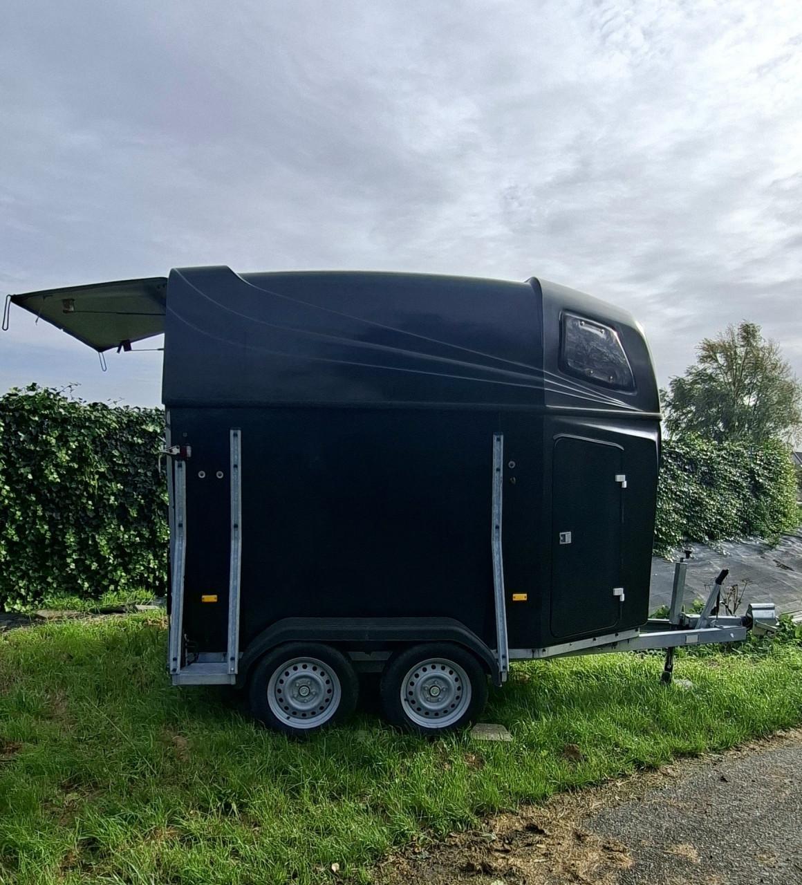 2 paardstrailer