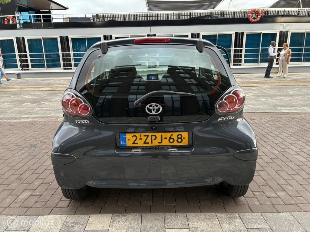 Toyota Aygo 1.0 VVT-i Tomtom Go Airco km116.001 Nap 5Deurs BJ2013
