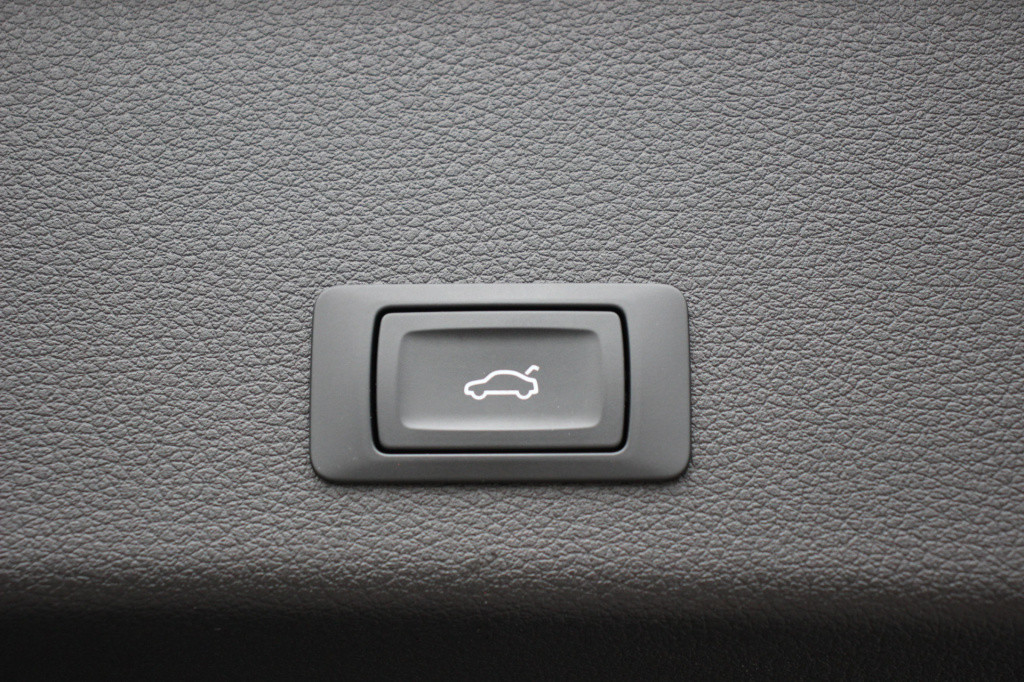 Audi E-tron 50 quattro s edition 71 kwh | s-line | leder | pano. dak | trek
