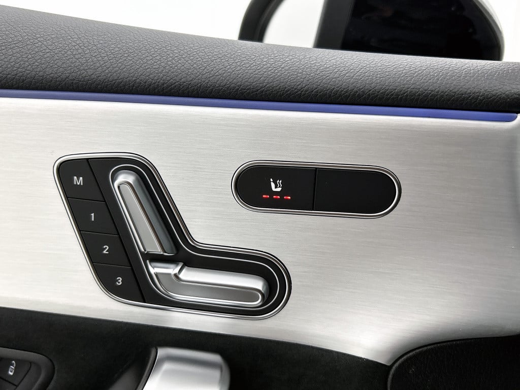 Mercedes-Benz A-Klasse 180 business solution amg | nightpakket | amg line p