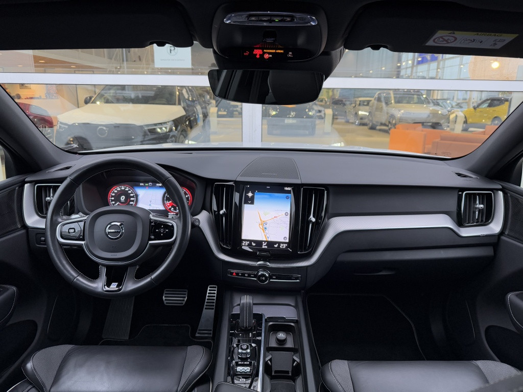 Volvo XC60 b5 264pk r-design| panodak| adap.cruise| 360camera| h&k sound