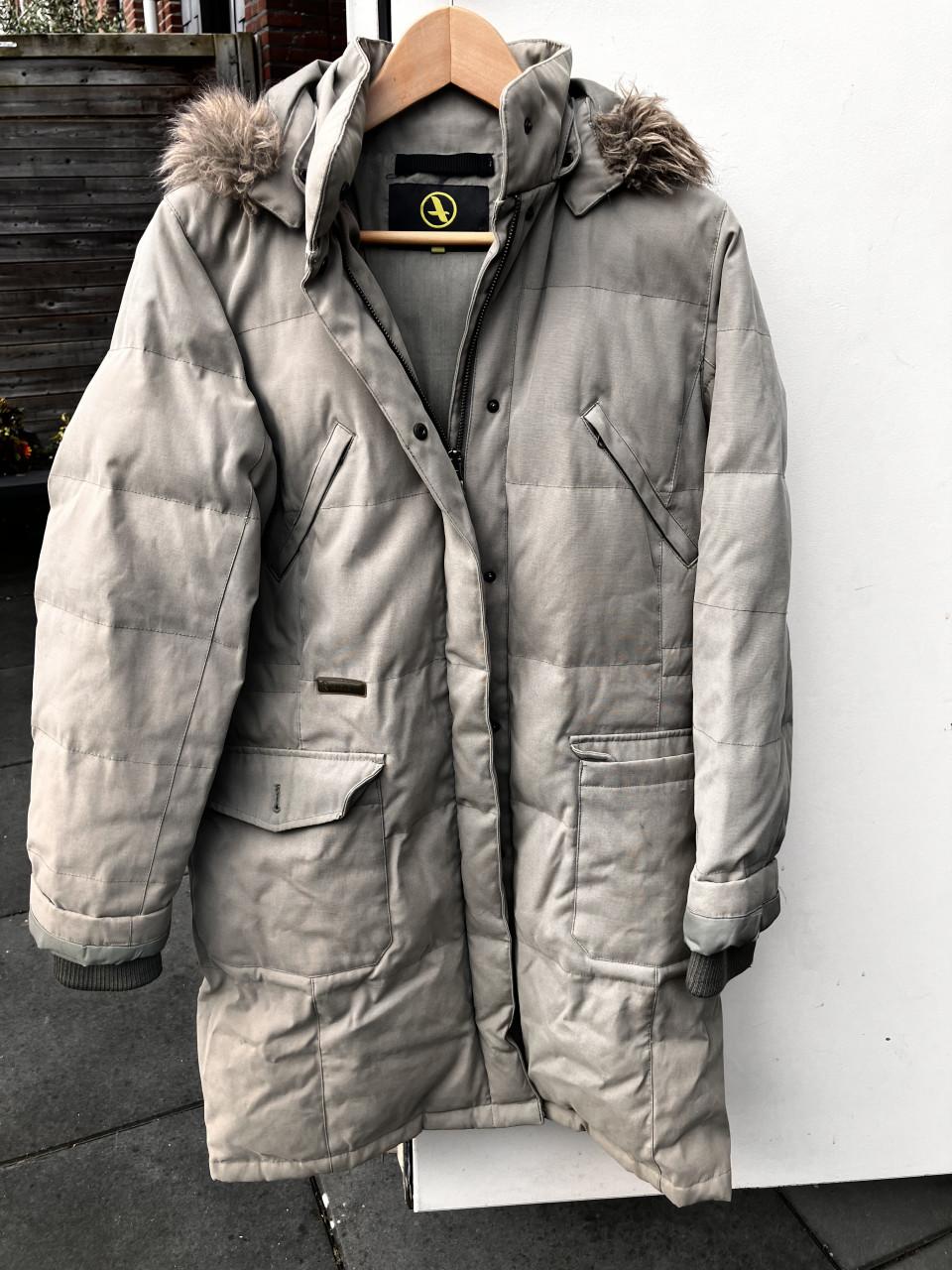 Aigle winterjas taupe/zacht groen mt 40 dons/veren