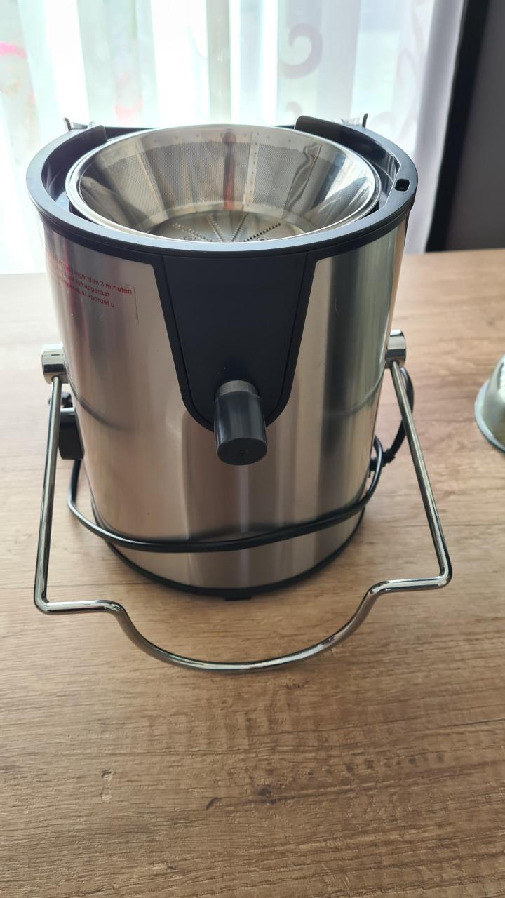 QUIGG- Sapcentrifuge 220V- 800W in zeer goed staat-compleet