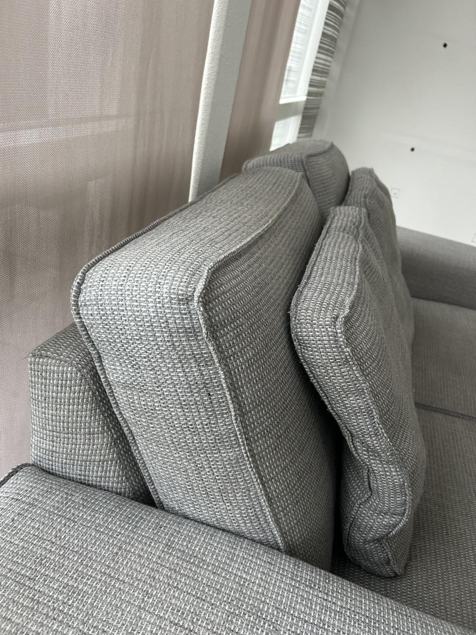 Bankstel 2 & 2,5 zit + poef evt. met bijpassende Stoelen