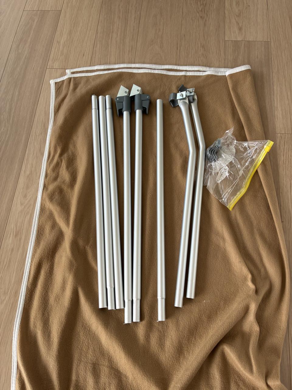 Voortent Saba 360 met aparte aandrukstangen