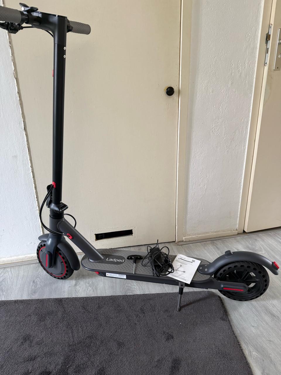 Elektrische step Ladped - Zo goed als nieuw, compleet