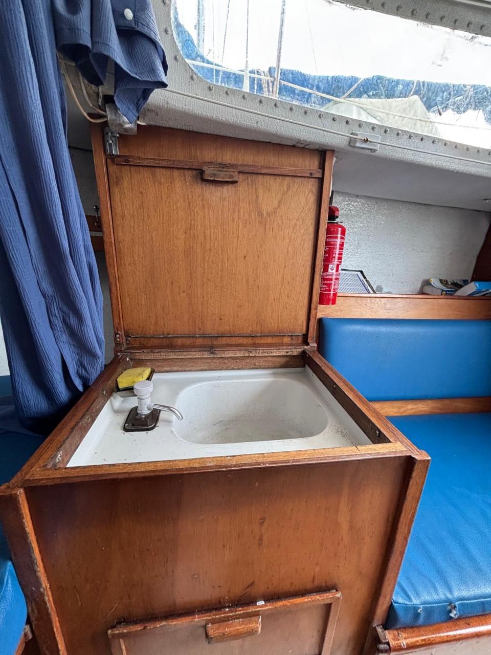 Kievit 680 kajuitzeilbootje