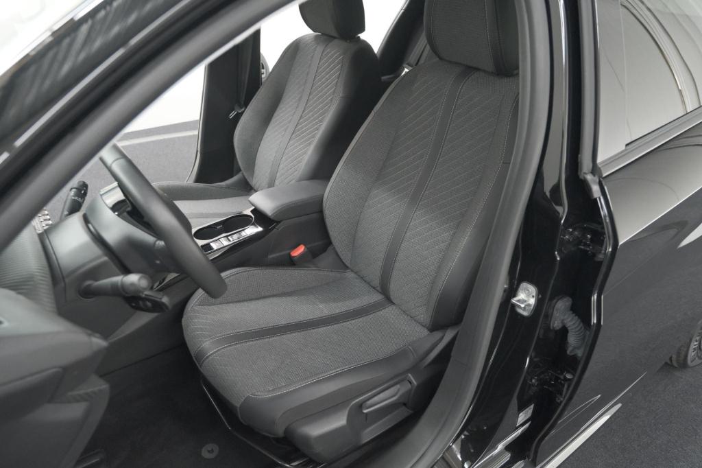 Peugeot 208 puretech 100 allure | apple carplay | parkeersensoren | climate
