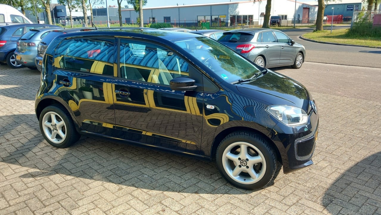 Volkswagen UP 1.0 Move up! 5drs bj:2012 airco lm-velgen navigatie i.z.g.st