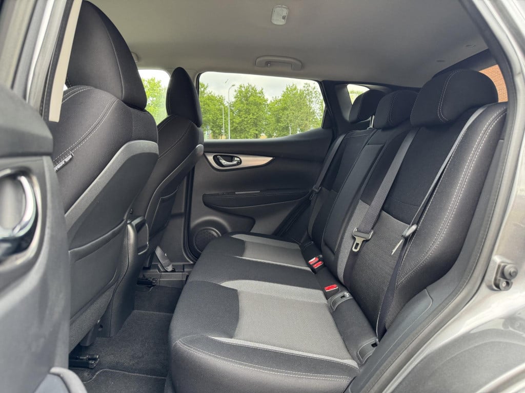 Nissan Qashqai 1.2 n-connecta | trekhaak | navigatie | 360° camera | keyles