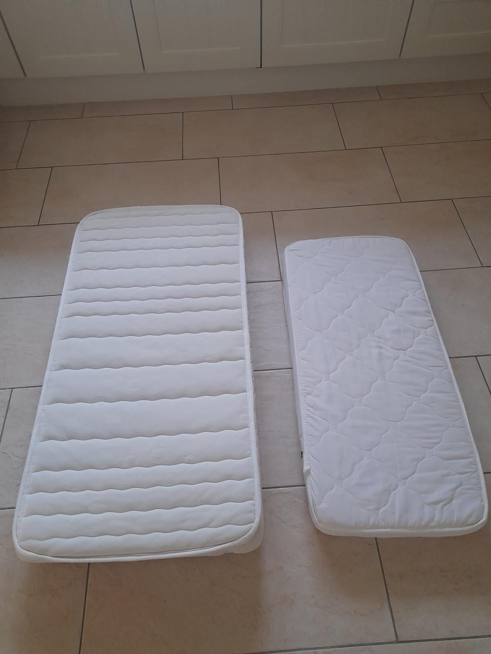 Diverse matrasjes (in goede nette schone staat )