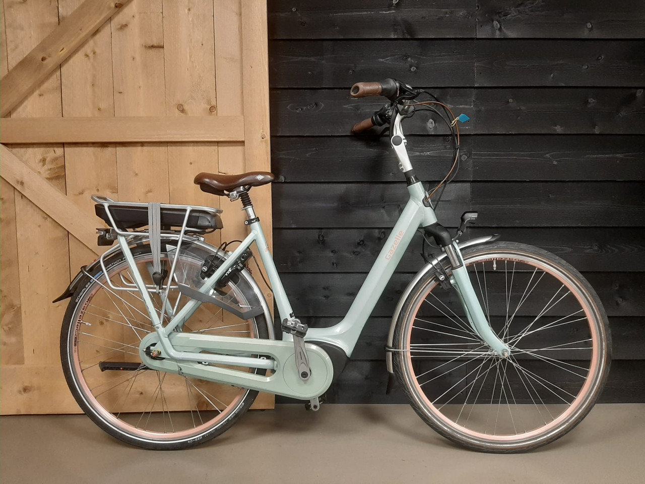 Nette Gazelle Orange C7+ HMB met 400Wh accu