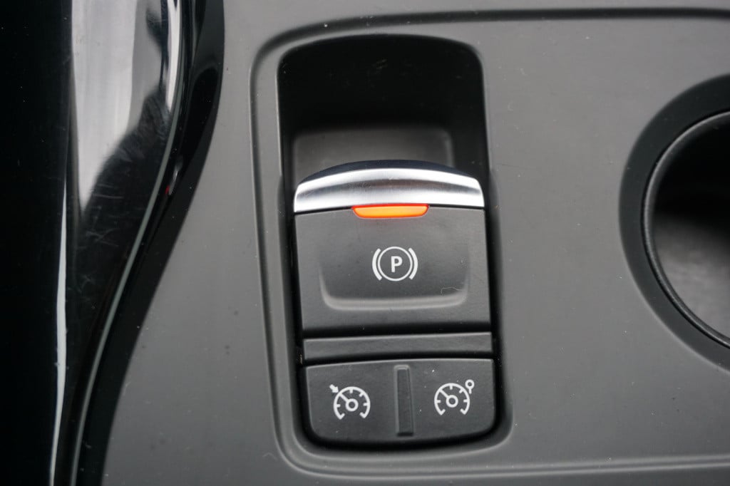 Renault Kadjar 1.2 tce zen airco / navi / cruise / trekhaak / parkeers. / l