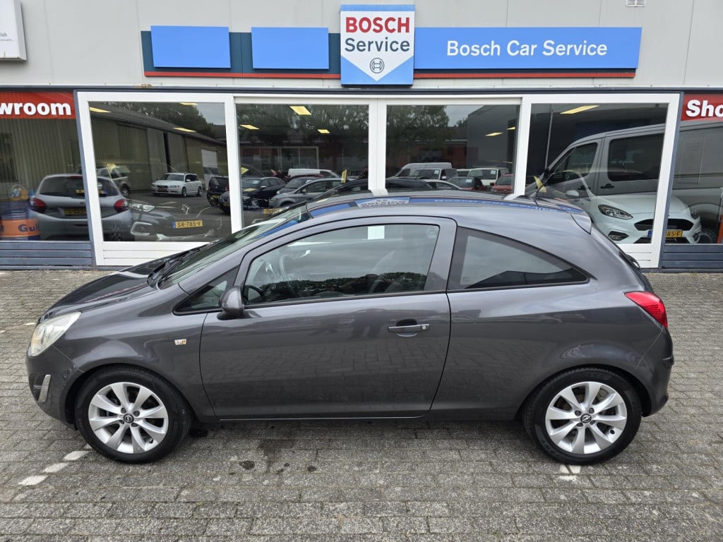 Opel Corsa 1.2-16v anniversary edition