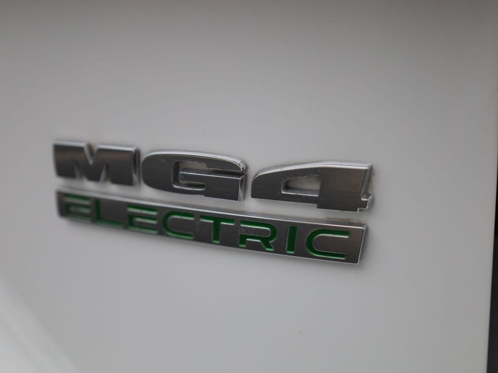 MG 4 luxury 64 kwh | navigatie | climate control | apple carplay / android 