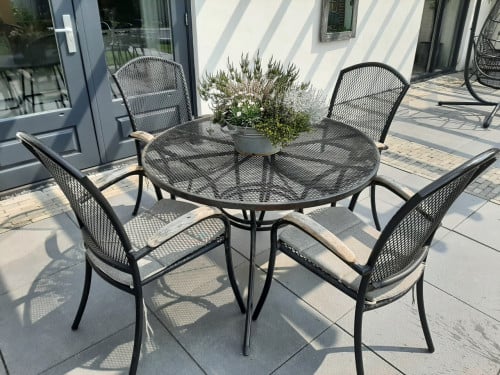 Metalen tuinset , tafel en 4 stoelen