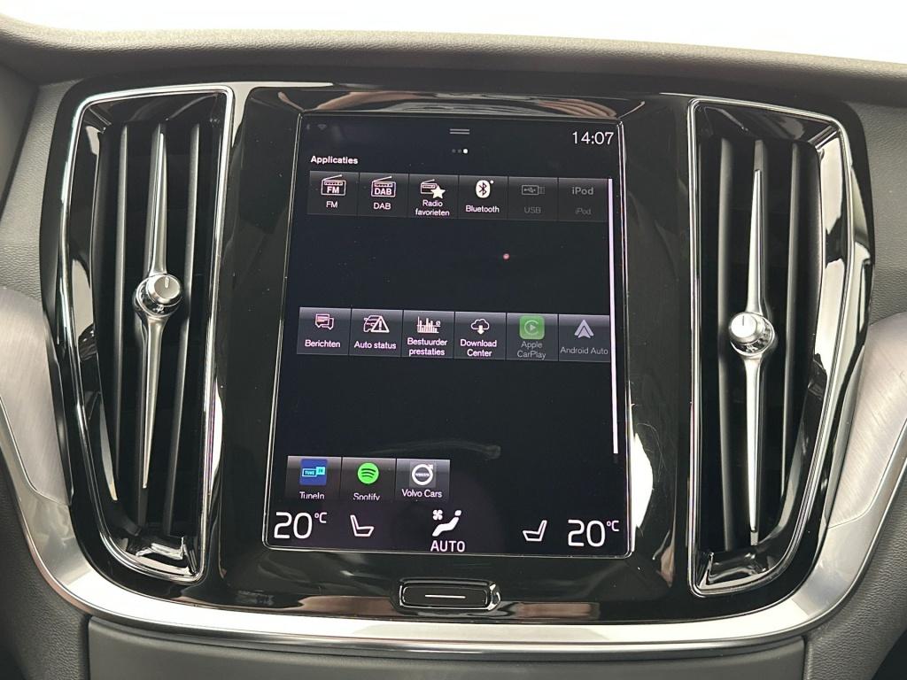 Volvo V60 t6 398pk recharge r-design| camera| trekhaak| stoel+stuur.verw|