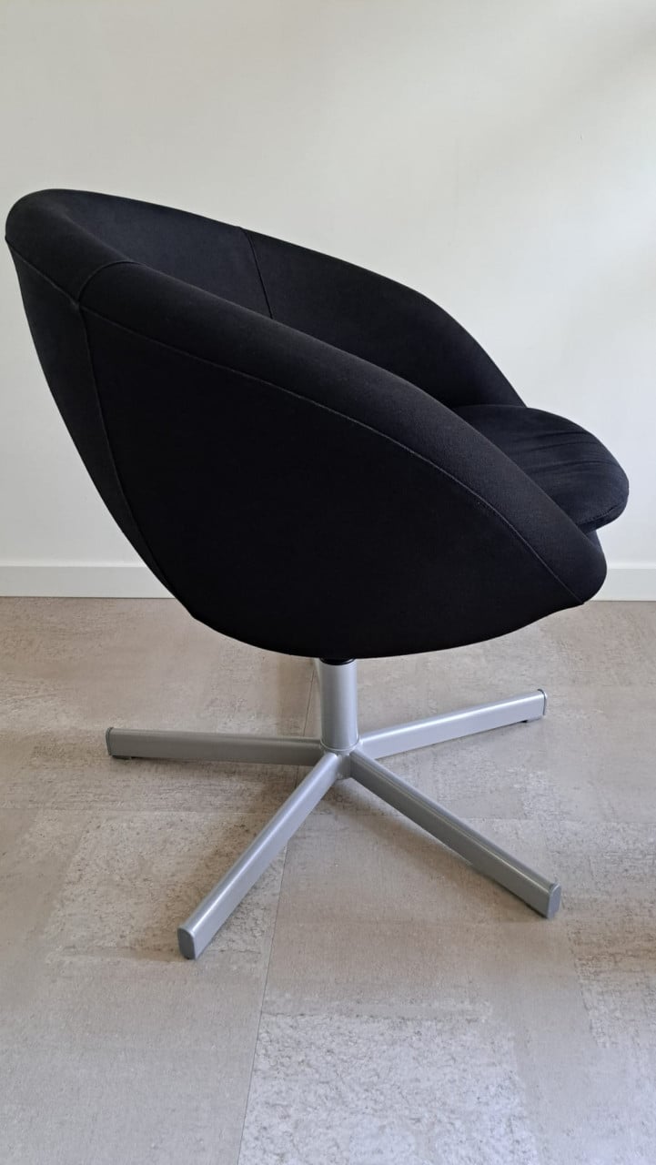 2 draaistoelen Ikea Skruvsta zwart