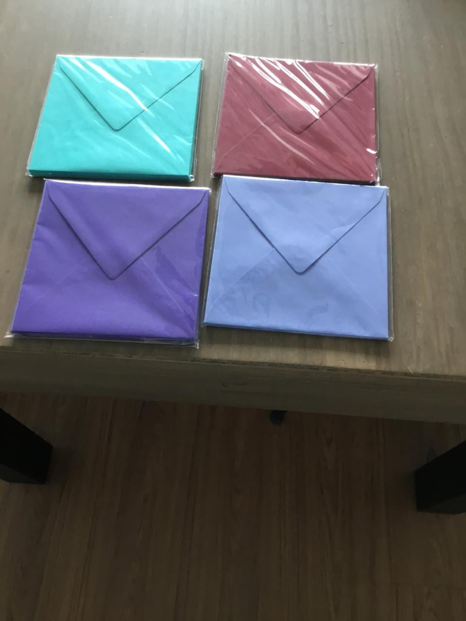 Gekleurde enveloppen