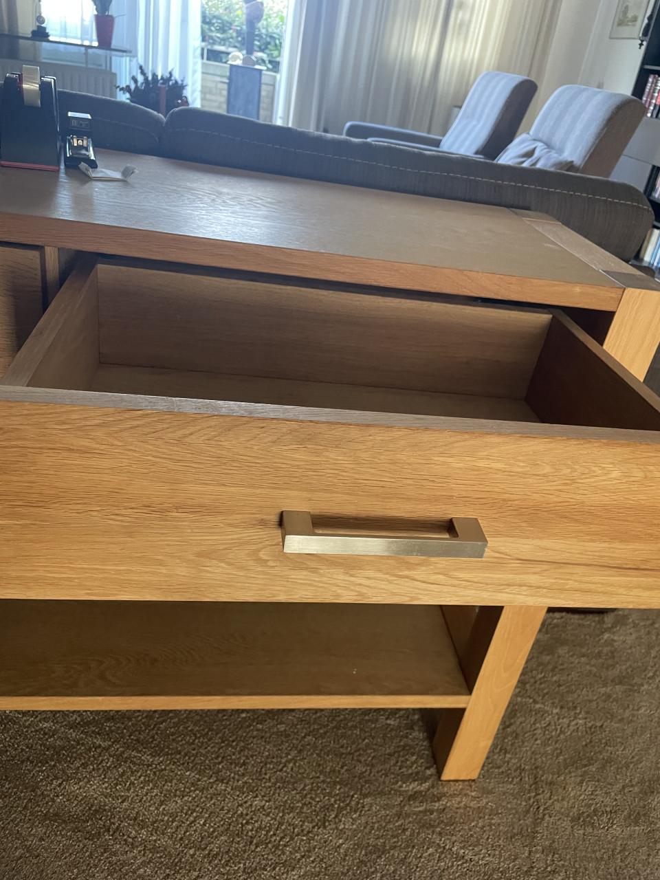 Sidetable, massive hout