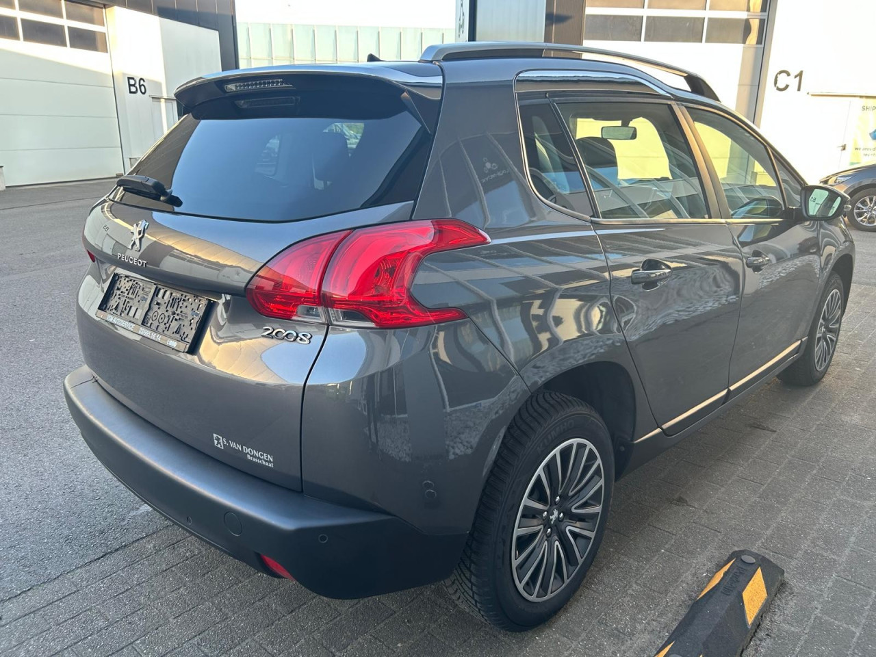 Peugeot 2008 1.2 met 66dkm eerste eigenaar