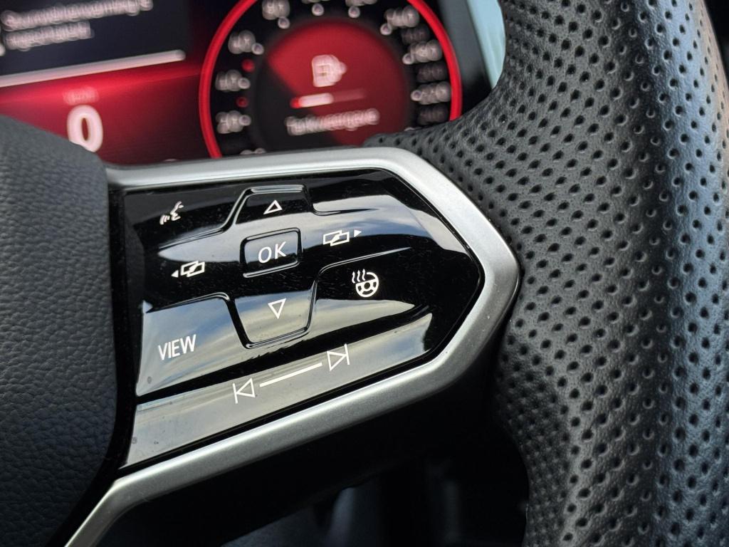 Volkswagen Golf 1.5 etsi r-line 150pk nl-auto + afneembare trekhaak!