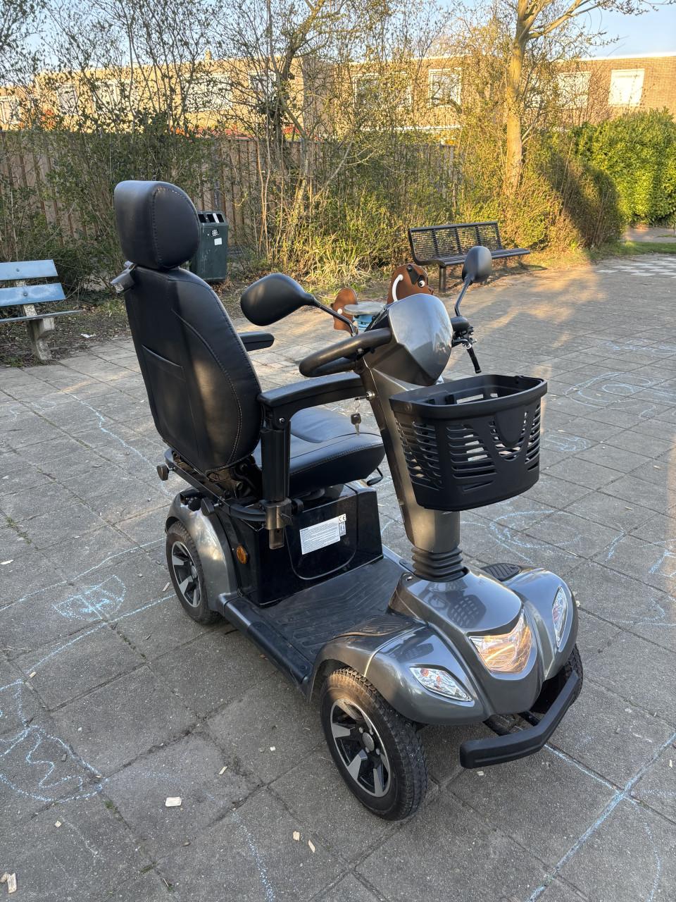 Vermeiren Carpo 4 scootmobiel 266km! Nieuwstaat grijs 4d